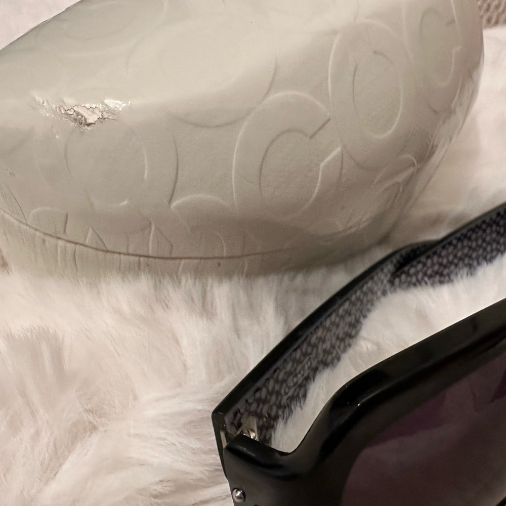 Coach Signature Scarlet Black Oversized Sunglasses PreLOVED Cond See all pics - Picture 8 of 13